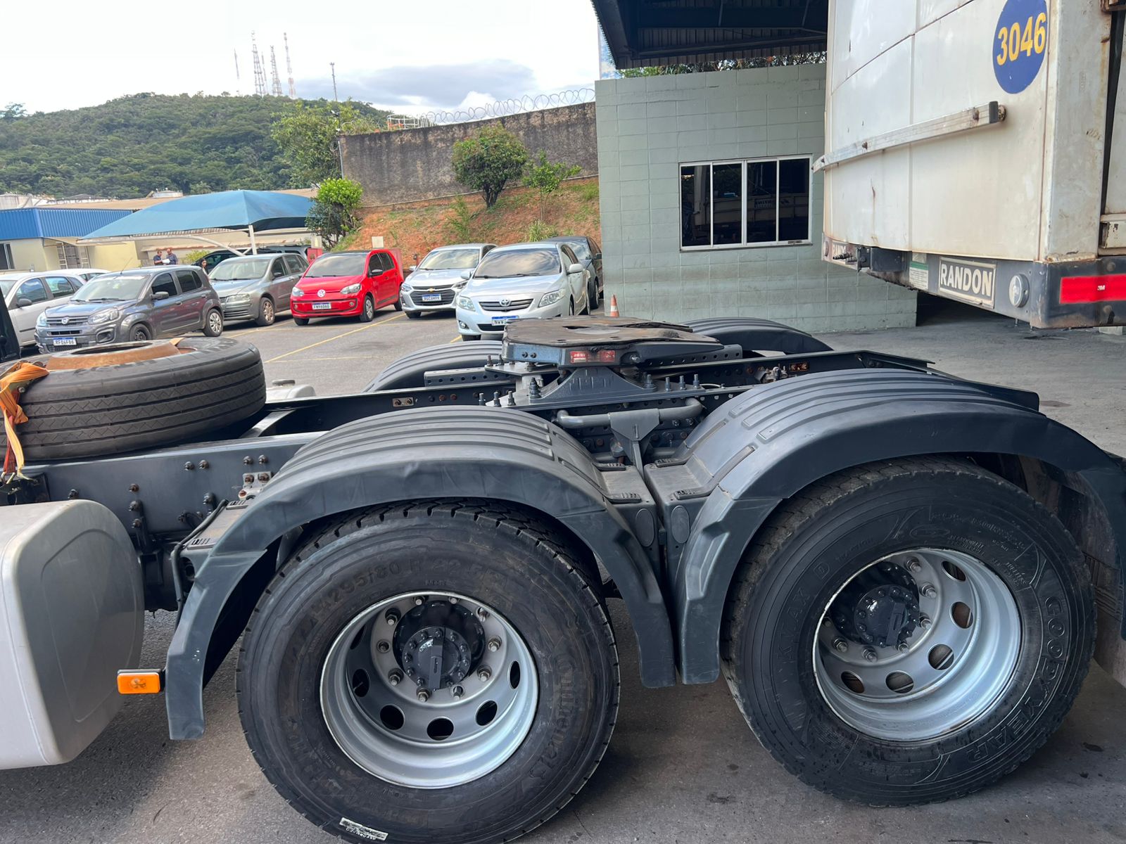 DAF PRETO PNEU